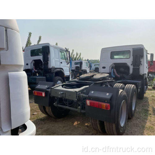 Kepala traktor 6x4 HOWO diperbaharui dengan ban baru